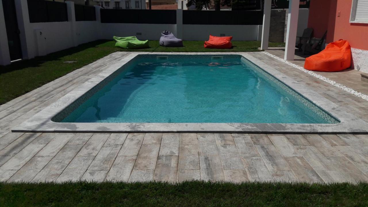 Family Villa Pool & Beach Caparica Exteriör bild